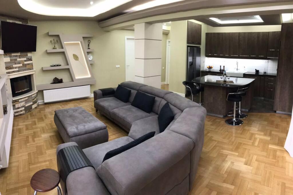 Finer Things Flisvos Beach Condo In Palaio Faliro Atina Dış mekan fotoğraf